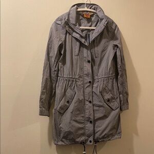 Tory Burch women’s size 0 Lightweifht  Striped blue/white check Jacket